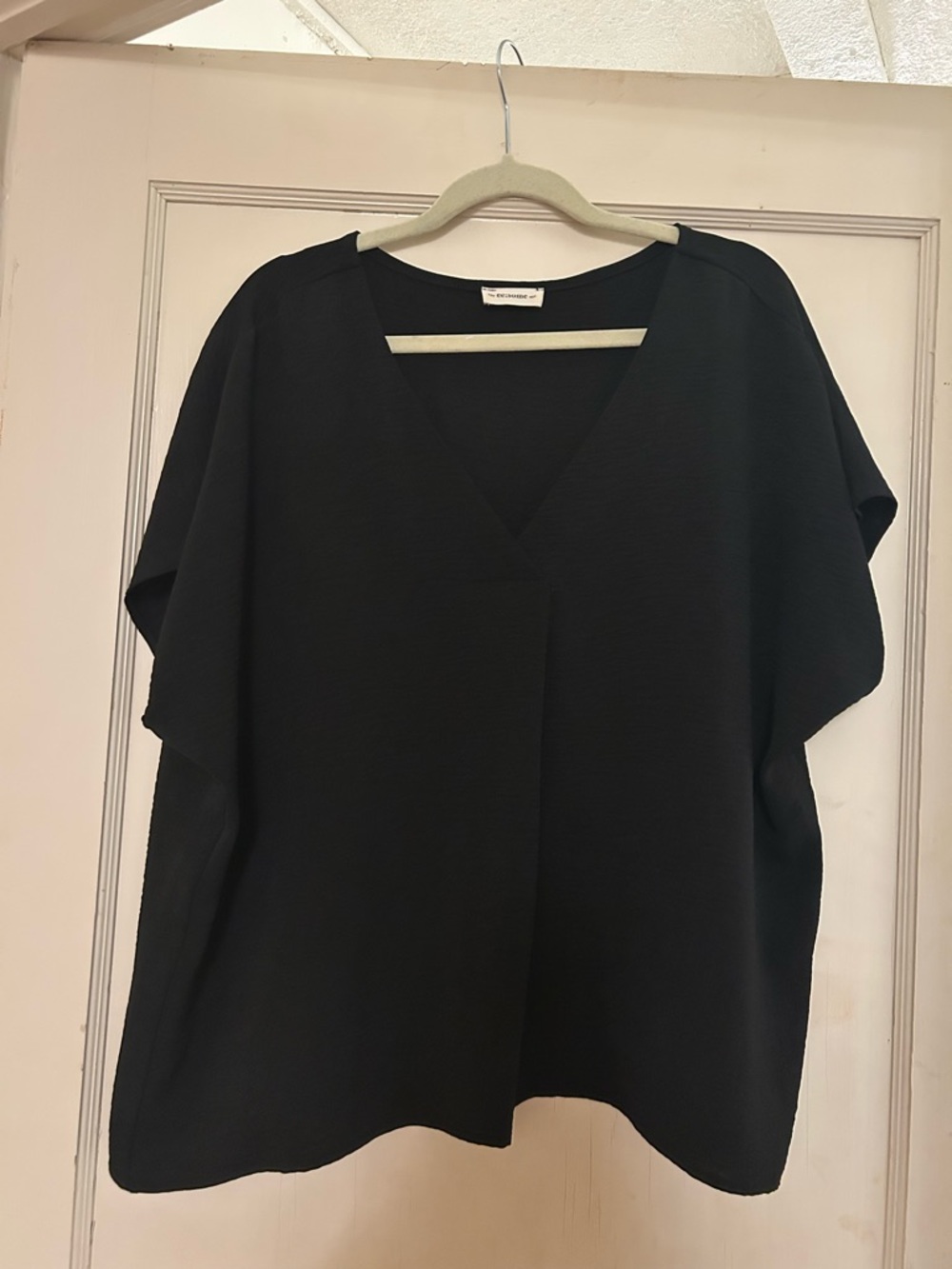 eesome Black V-Neck Dolman Sleeve Tunic